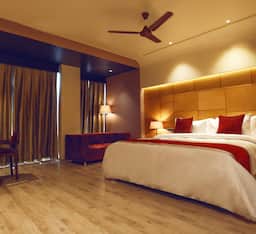 Deluxe Twin Bed Room